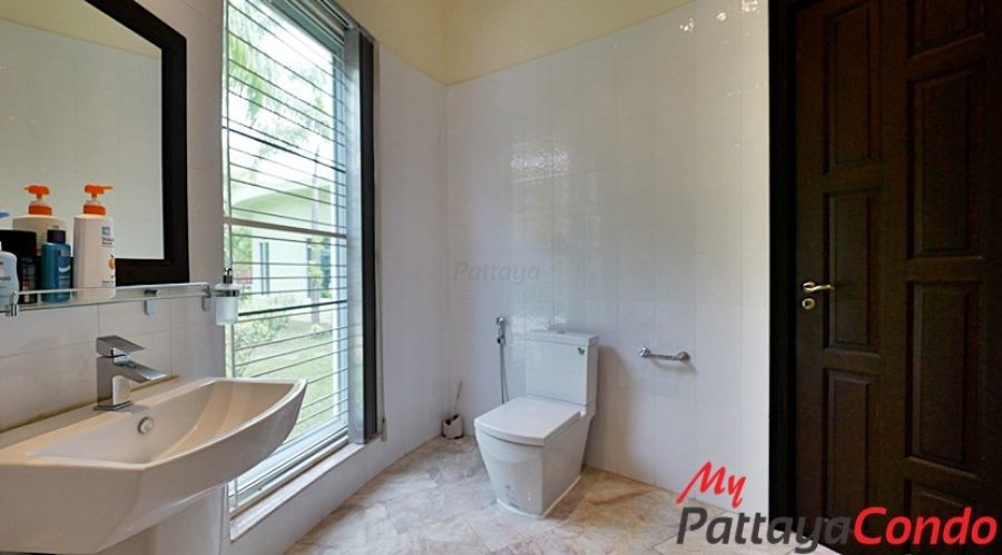 Thaily Wood Village East Pattaya Pool Villa For Sale - HETW01