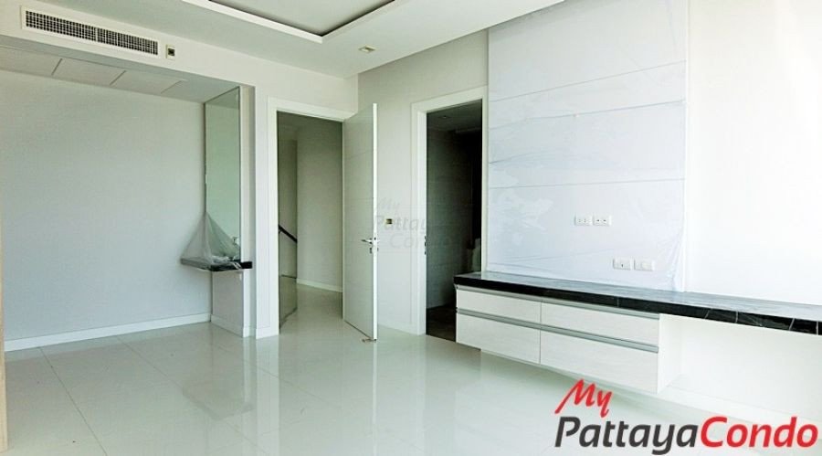 The Grand Paradise Villa East Pattaya Pool Villa For Sale - HEGPV01-13