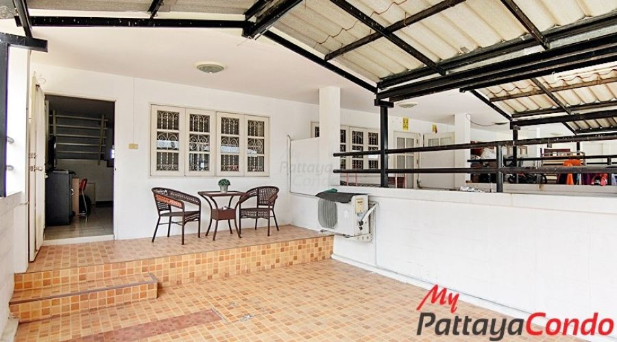 Sub Sombat Village Central Pattaya Townhouse For Sale - HCSS03