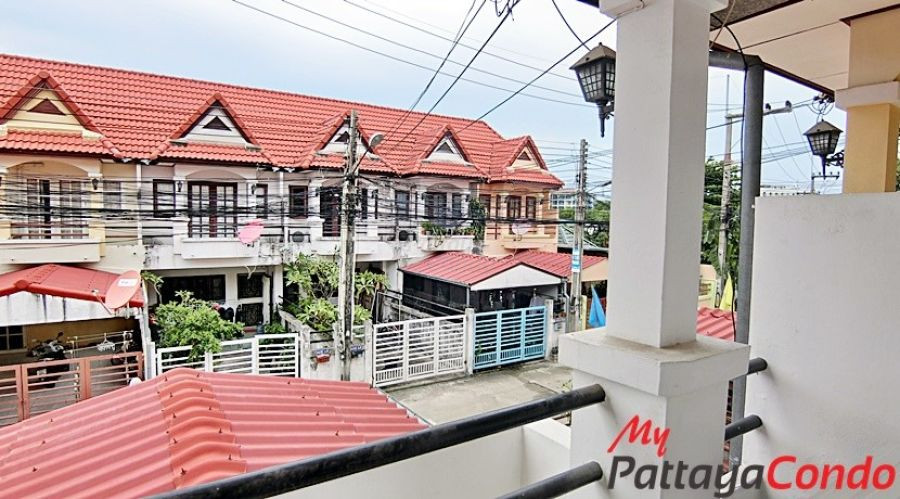 Sub Sombat Village Central Pattaya Townhouse For Sale - HCSS03
