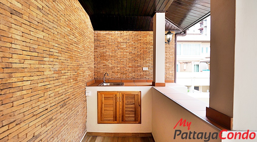Beverly Hills Village Pattaya Townhouse For Sale - HP0003