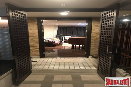 The Lanai Condo | Elegant Three Bedroom on Garden Floor in Chong Nonsi-11