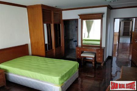 Le Premier 1 | Large Penthouse Condo at Sukhumvit 23, Bangkok