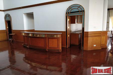 Le Premier 1 | Large Penthouse Condo at Sukhumvit 23, Bangkok