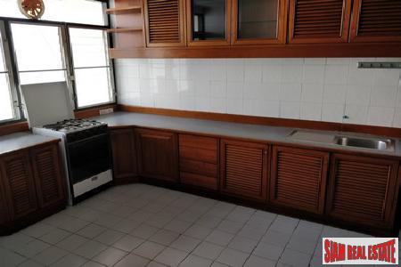 Le Premier 1 | Large Penthouse Condo at Sukhumvit 23, Bangkok
