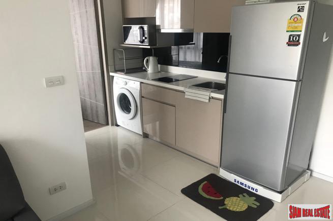 Trapezo Sukhumvit 16 | Furnished One Bedroom Condo Close to Benchakiti Park-2