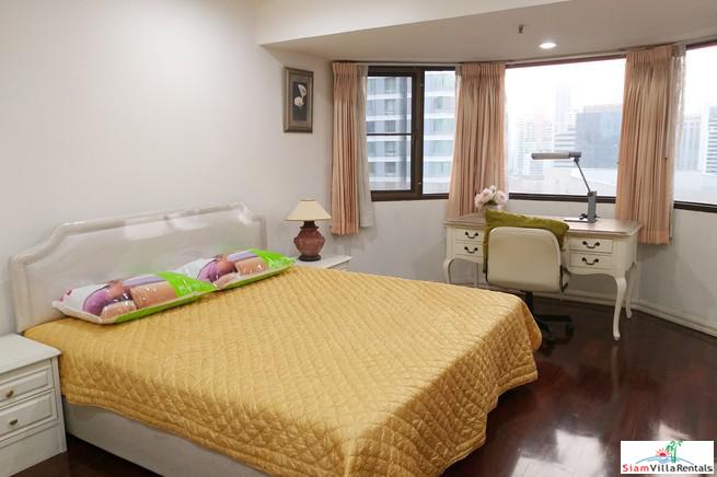 Baan Suan Petch | Roomy Two Bedroom Condo Good for Small Family in Phrom Phong-2