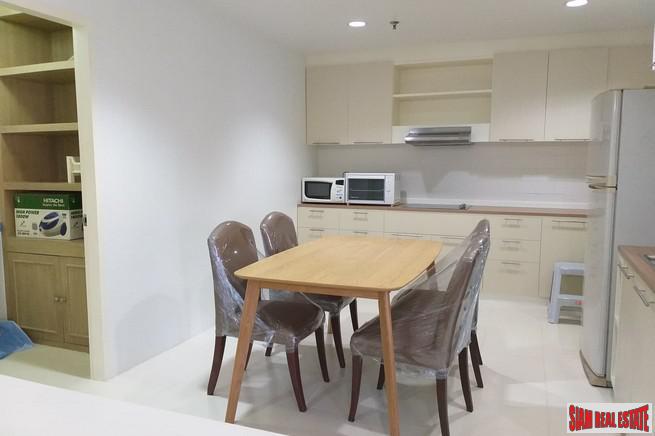 Baan Suanpetch | Spacious Family Style Two Bedroom Condo with City Views in Phrom Phong-4
