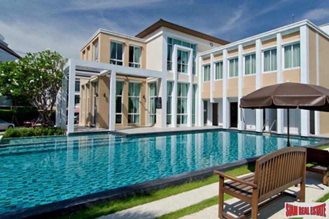 Baan Klang Muang S-Sense | Three Bedroom Three Storey Corner Home Perfect for a Family in Khwaeng Wang Thonglang-17