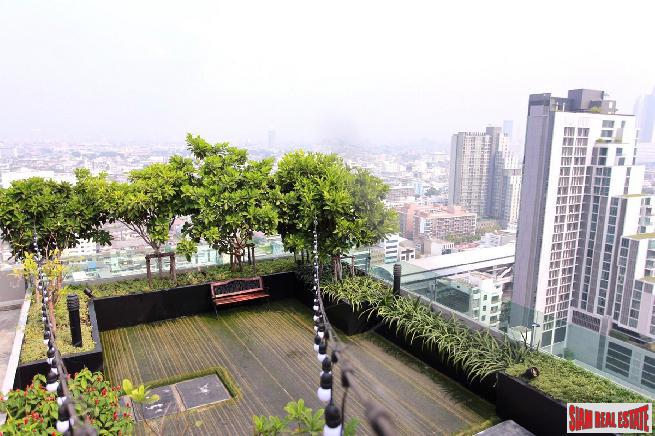 Newly Completed Classy High-Rise Condo at Wongwian Yai BTS, Sathorn-1