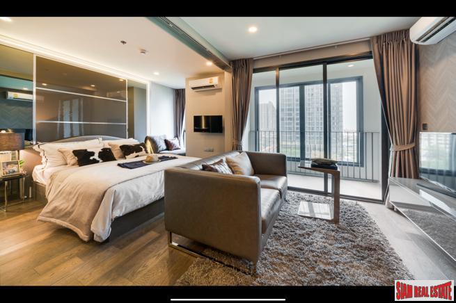 Exclusive Private Living in this New Ratchathewi Condominium - Two Bedrooms-12