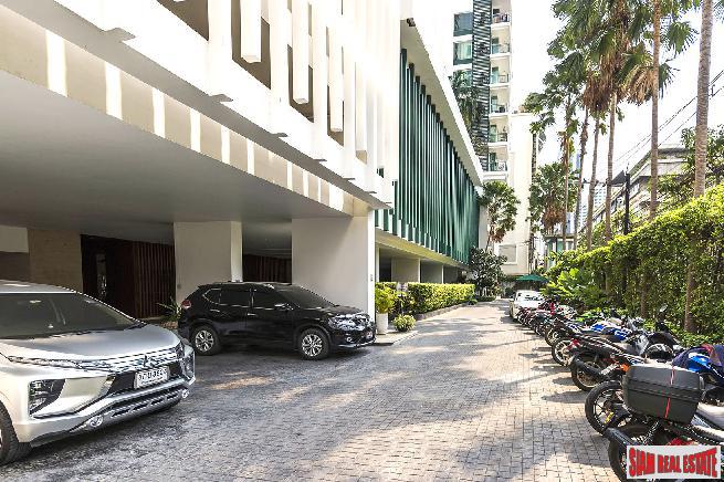 Wind Sukhumvit 23 | Two Bed Asoke Corner Quality Condo on High Floor with City Views-29