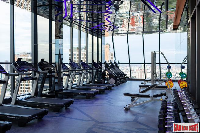 Newly Completed High-Rise Condo next to Chatuchak Park, BTS Saphan Khwai - Two Bed Units-5