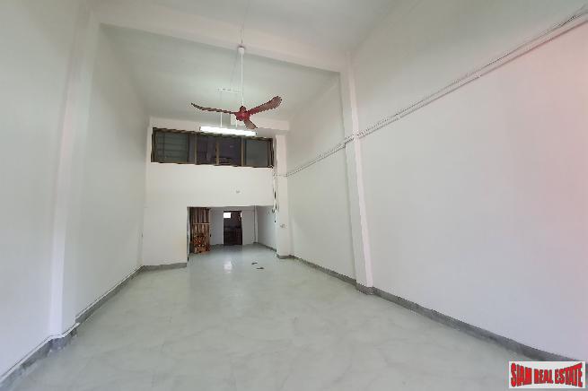 Four Bedroom House Ready for Renovation in Phra Khanong-4