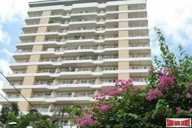 City Living Ratchada | Centrally Located One Bedroom Condo for Sale in Hui Khwang-1