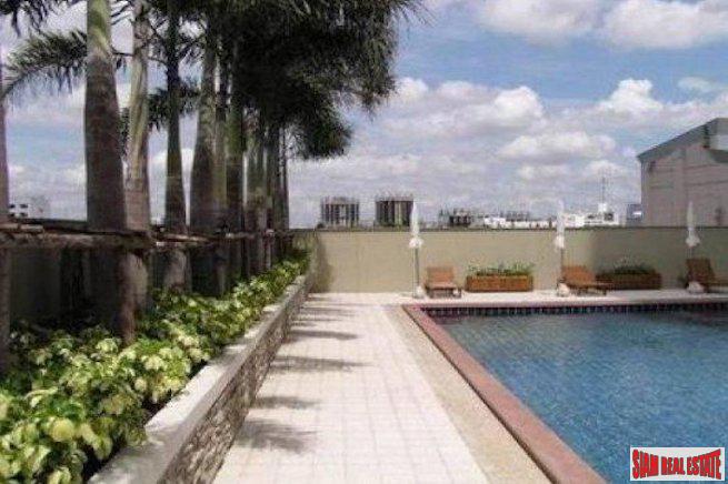 City Living Ratchada | Centrally Located One Bedroom Condo for Sale in Hui Khwang-2