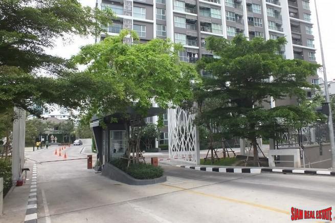 Aspire Rama9 | Contemporary Two Bedroom for Sale in a Great Phra Ram 9 Location-0