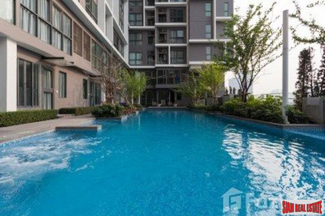 Aspire Rama9 | Contemporary Two Bedroom for Sale in a Great Phra Ram 9 Location-3