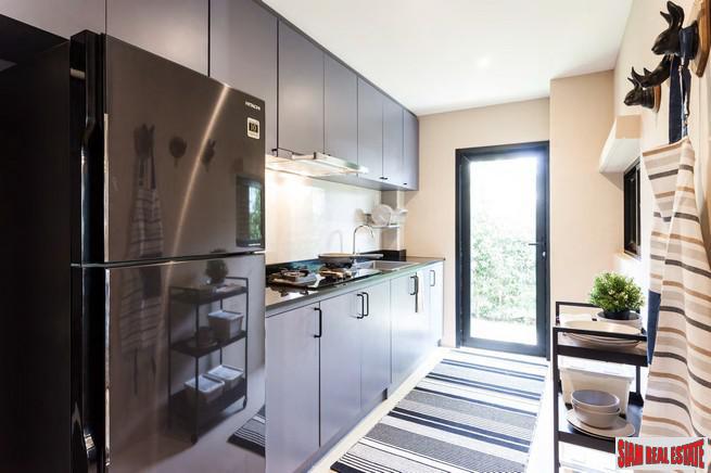 New Development of Modern Town Houses in Secure Estate with Excellent Facilities, close to Mega Bangna, Bang Phli