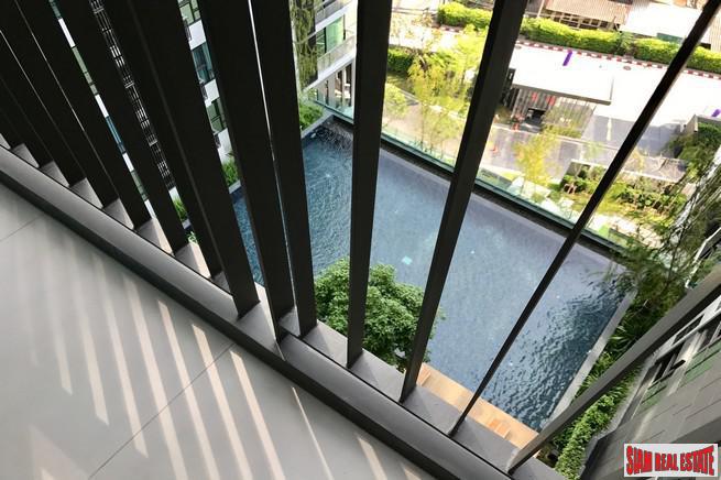 Rhythm Sukhumvit 36 | Comfortable One Bedroom Thong Lo Condo for Sale with City & Pool Views-4