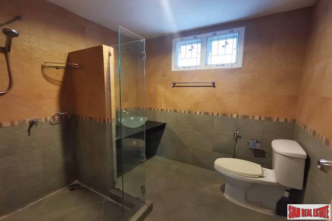 Three Storey Three Bedroom Townhouse for Sale in a Quiet Sukhumvit 39 Location-10