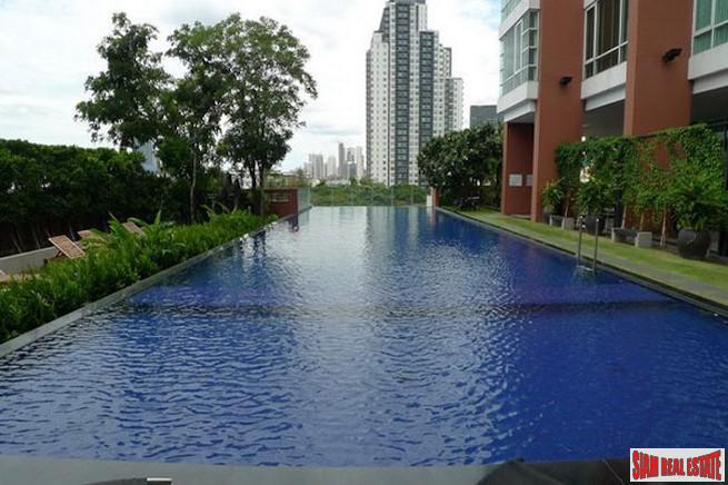 Fullerton Sukhumvit | Two Bedroom Private Corner Condo with City Views for Sale in Thong Lo - Pet Friendly!-2