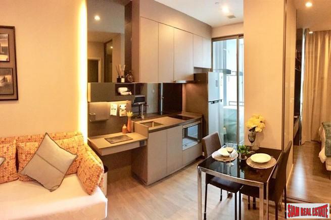 The Room Sukhumvit 69 | One Bedroom Condo for Sale with Pool Views and 100 m. to BTS Thong Lo-11