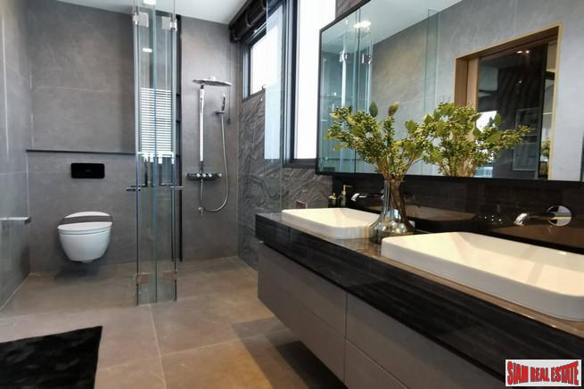 Luxury 5 Bed Show House for Sale in Exclusive Estate with Clubhouse at Bangchak Sukhumvit, close to BTS Phunnawithee