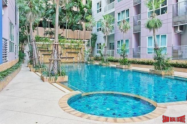 Avenue 61 Condominium | Spacious Contemporary Two Bedroom Low Rise Condo for Sale in a Quiet Area of Thonglor