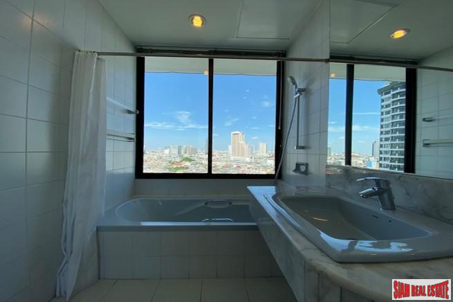Tridhos City Marina | Superior River Views from this Three Bedroom Condo in Charoen Nakron-15
