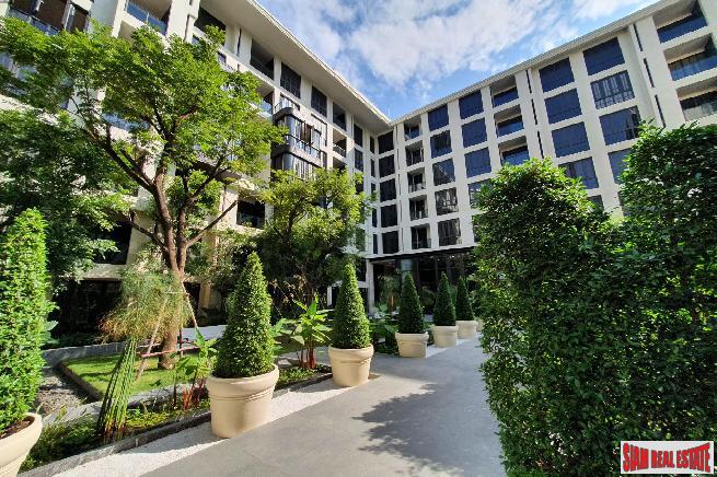 Newly Completed Ultra Luxury Low-Rise Condo at Sukhumvit 61, Ekkamai - 1 Bed Units - Up to 20% Discount and Fully Furnished!-11