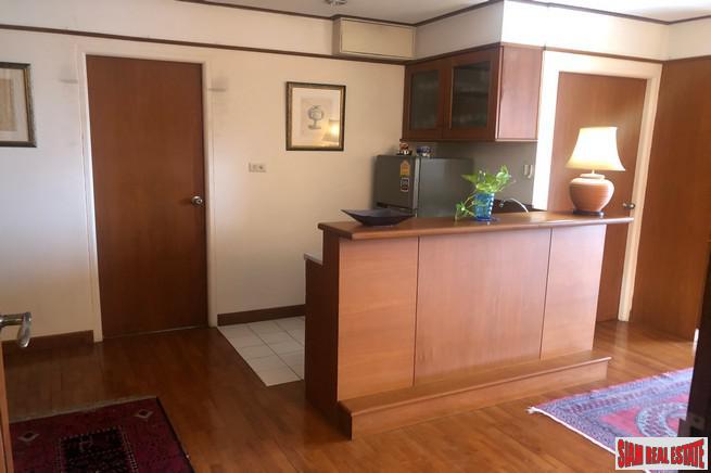 Sampoom Garden | Large 2 Bed Corner Unit on the 8th Floor with 4 Balconies Located only 200 Metres to BTS at Sathorn-1