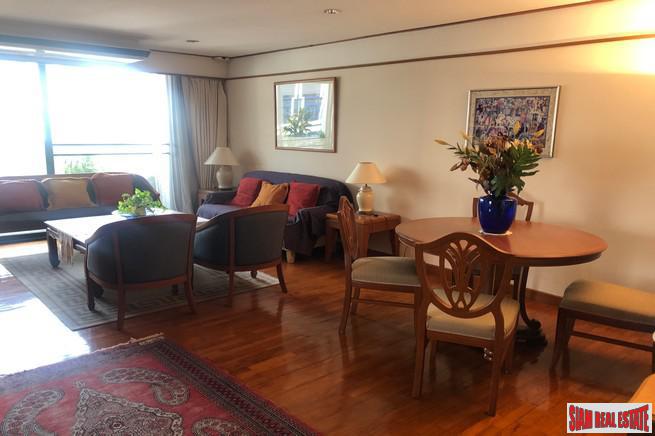 Sampoom Garden | Large 2 Bed Corner Unit on the 8th Floor with 4 Balconies Located only 200 Metres to BTS at Sathorn-2