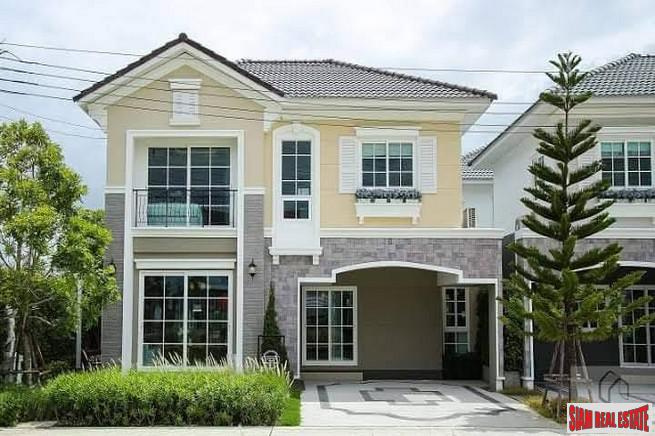 Golden Neo Bangna-Suanluang | Fabulous Semi-Detached House in Excellent Environment