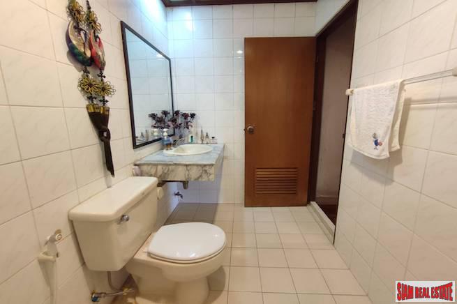 Mano Tower | A Rare Size Two Bedroom + 1 Study room Condo for Sale on Sukhumvit 39-13