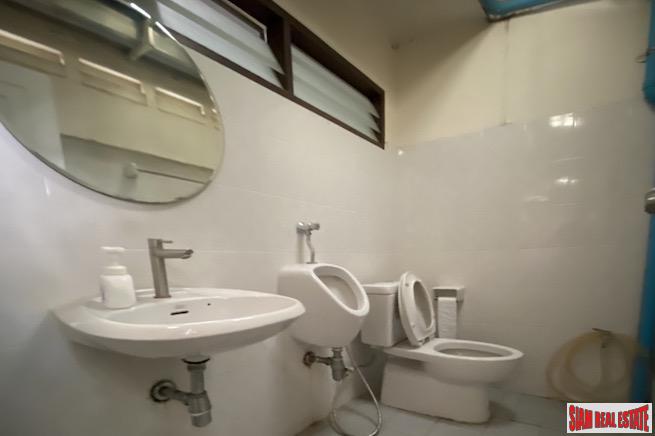 Spacious Three Bedroom, Three Storey House for Rent only 800 Meters from BTS Ekkamai-11