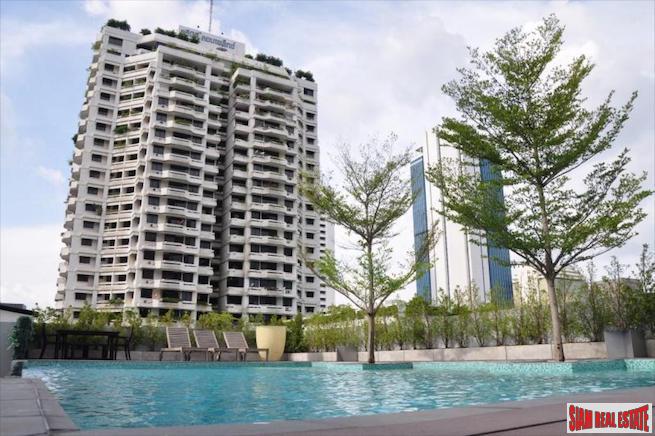 Quad Silom | Large One Bedroom Condo only 50m to BTS Chong Nonsi-2