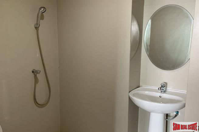 S Condo Sukhumvit 50 | Spacious Two Bedroom Condo for Sale in a Low-Rise Building - Onnut-11