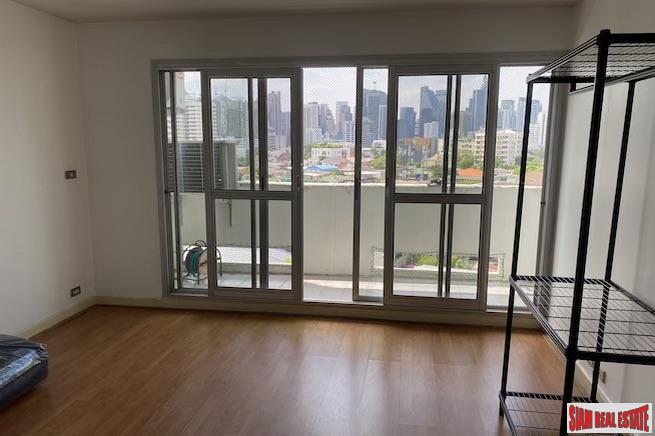 Baan Sukhumvit 36 | Two Bedroom with Unblocked Views for Sale in Thong Lo - Perfect for Renovation-2