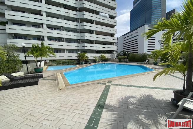 Baan Sukhumvit 36 | Large Two Bedroom Condo for Sale in Thong Lo with Unblocked City Views