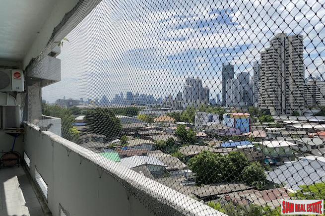 Baan Sukhumvit 36 | Large Two Bedroom Condo for Sale in Thong Lo with Unblocked City Views-10