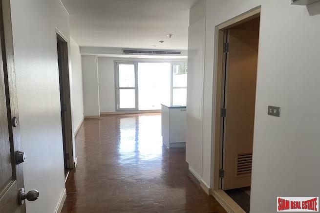 Baan Sukhumvit 36 | Large Two Bedroom Condo for Sale in Thong Lo with Unblocked City Views-3