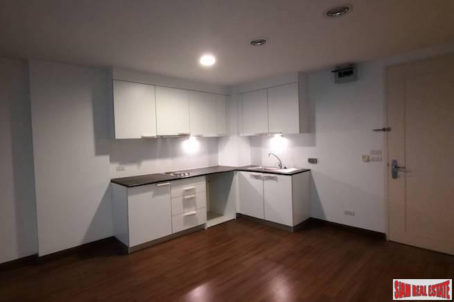D65 | Comfortable One Bedroom Condo in a Low Rise Building for Sale in Ekkamai-1
