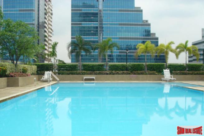 Grand Parkview Asoke | Comfortable One Bedroom Condo on the 27th Floor for Rent-14