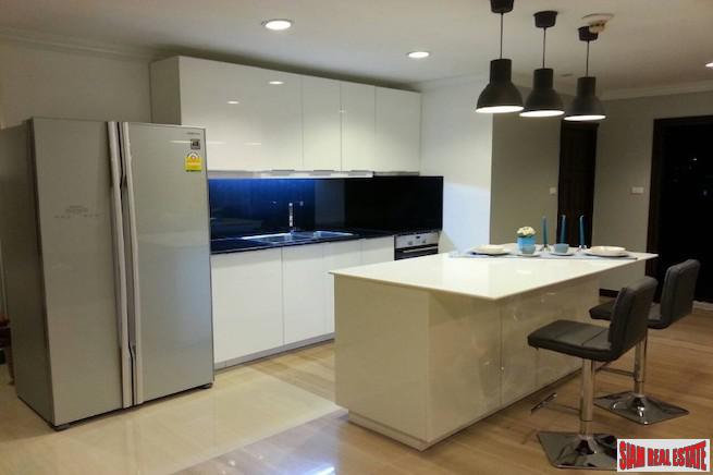 Richmond Palace Condominium | Bright & Peaceful Three Bedroom Corner Unit for Sale in Phrom Phong-10