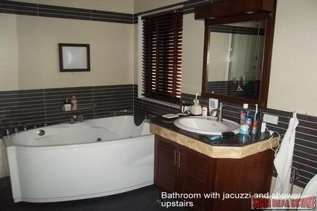 Tropical Three Bedroom House with Private Pool in Rawai