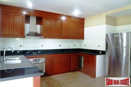 Anuphas Golf Ville | Three Bedroom Mountain View House with Pool in Kathu