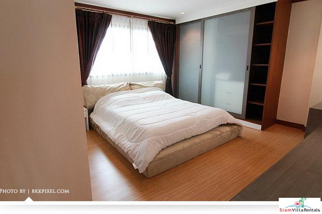 Three Bedroom Pet Friendly Condo a Short walk to BTS Ekamai on Soi 12-4